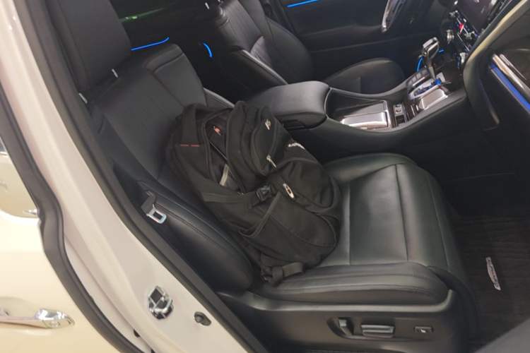 Used Toyota Alphard 2021 Dual-Motor 2.5L Premium Edition Right Front Seat