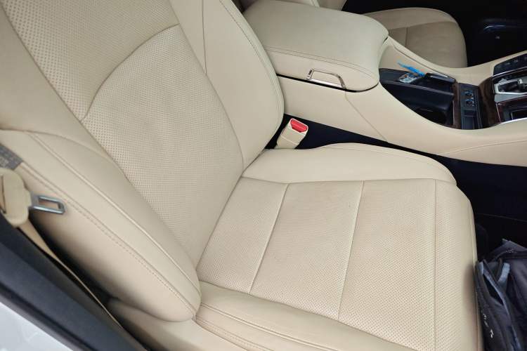 Used Toyota Alphard 2021 Dual-Engine 2.5L Luxury Edition Right Front Seat