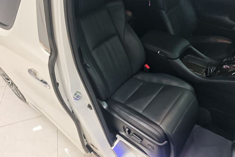 Used Toyota Alphard 2021 Dual-Engine 2.5L Prestige Edition Right Front Seat
