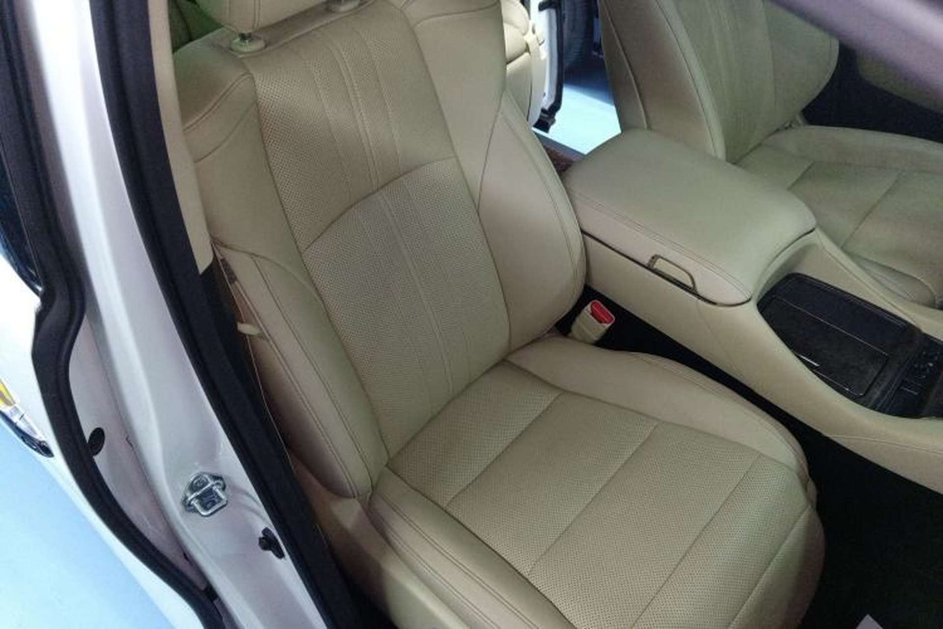 Used Toyota Alphard 2021 Dual-Engine 2.5L Prestige Edition Right Front Seat