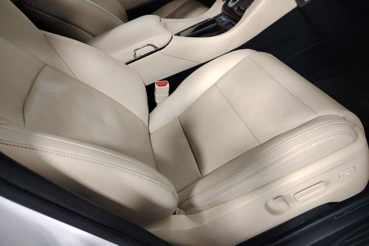 Used Toyota Alphard 2021 Dual-Engine 2.5L Luxury Edition Right Front Seat