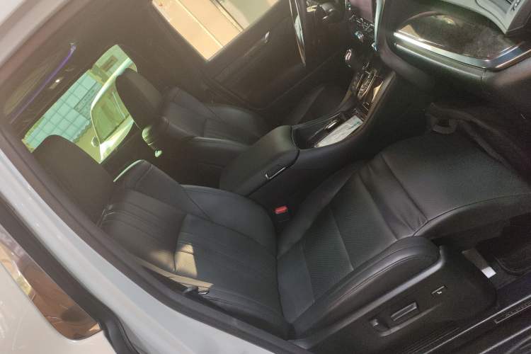 Used Toyota Alphard 2021 Dual-Engine 2.5L Prestige Edition Right Front Seat