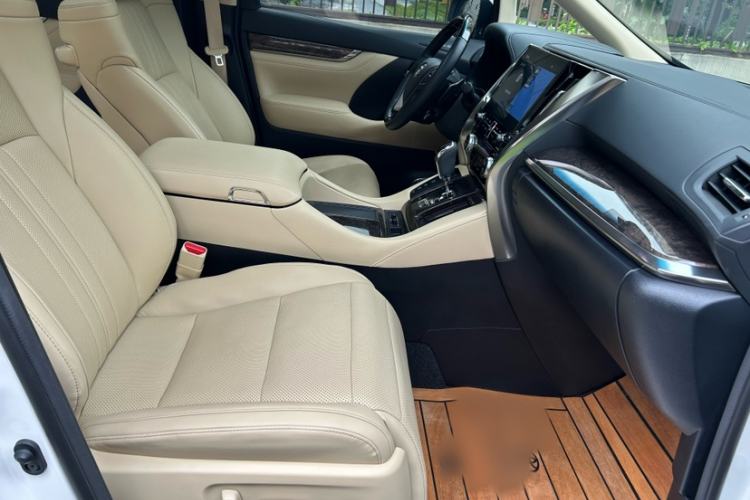 Used Toyota Alphard 2021 Dual-Motor 2.5L Premium Edition Right Front Seat