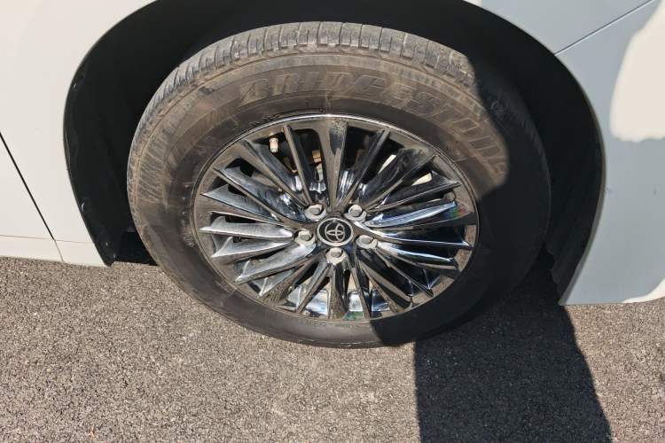 Used Toyota Alphard 2021 Dual-Engine 2.5L Luxury Edition Right Front Wheel Hub