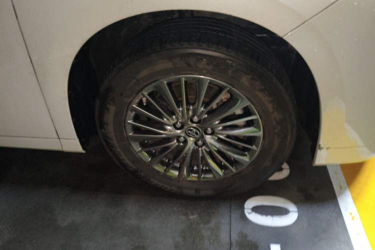 Used Toyota Alphard 2021 Dual-Engine 2.5L Luxury Edition Right Front Wheel Hub