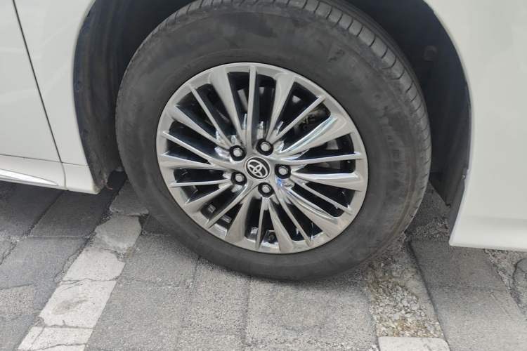 Used Toyota Alphard 2021 Dual-Motor 2.5L Premium Edition Right Front Wheel Hub
