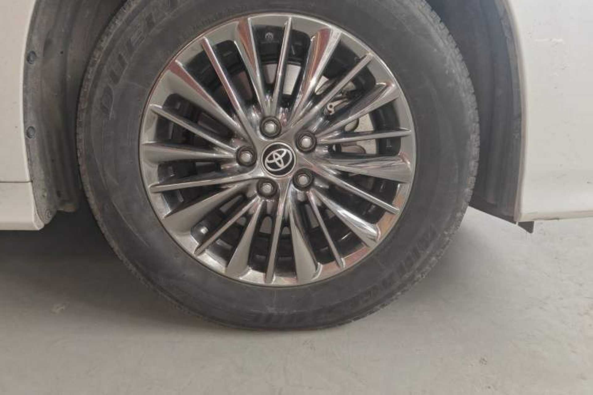 Used Toyota Alphard 2021 Dual-Motor 2.5L Premium Edition Right Front Wheel Hub