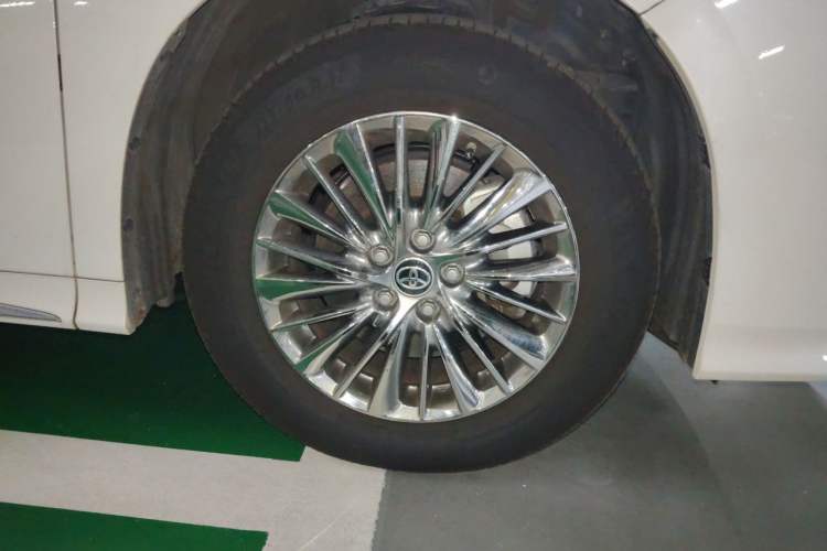 Used Toyota Alphard 2021 Dual-Engine 2.5L Prestige Edition Right Front Wheel Hub