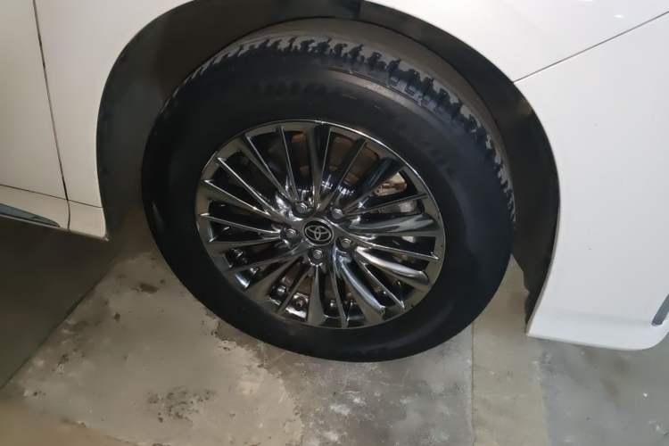 Used Toyota Alphard 2021 Dual-Motor 2.5L Premium Edition Right Front Wheel Hub