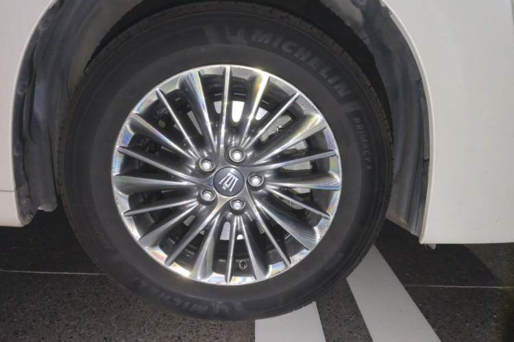 Used Toyota Alphard 2021 Dual-Engine 2.5L Luxury Edition Right Front Wheel Hub