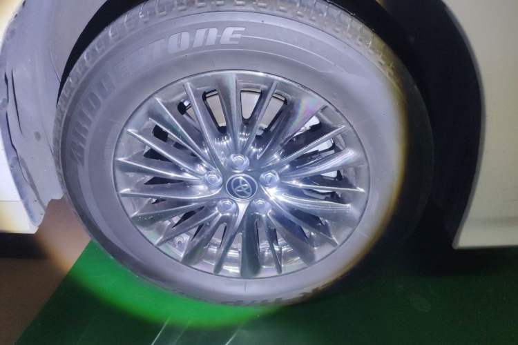 Used Toyota Alphard 2021 Dual-Motor 2.5L Premium Edition Right Front Wheel Hub