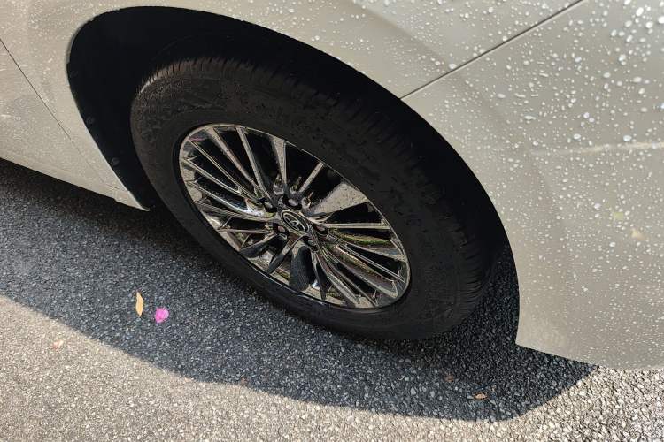 Used Toyota Alphard 2021 Dual-Engine 2.5L Prestige Edition Right Front Wheel Hub