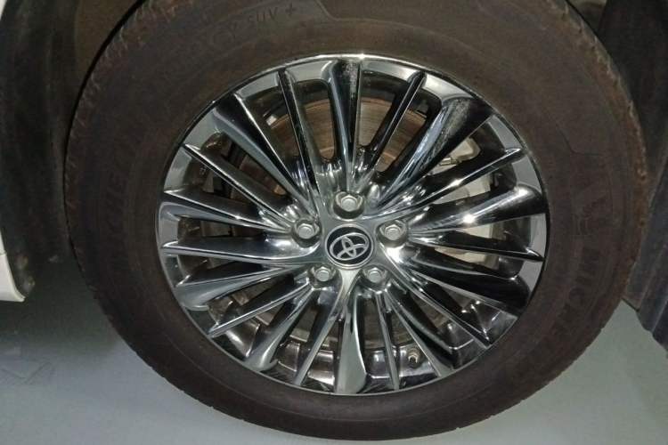 Used Toyota Alphard 2021 Dual-Engine 2.5L Prestige Edition Right Front Wheel Hub