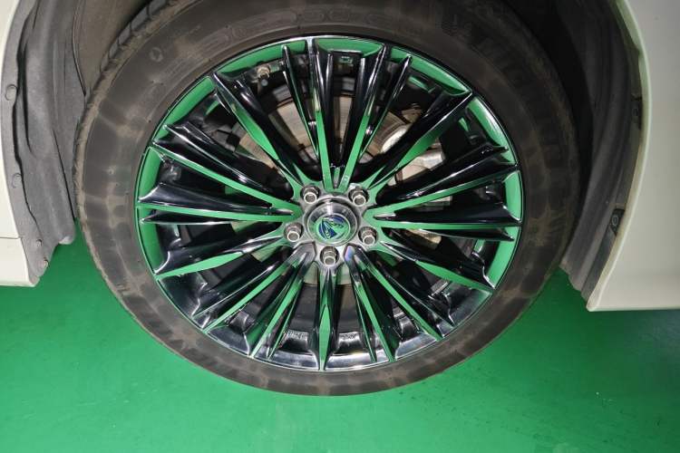 Used Toyota Alphard 2021 Dual-Motor 2.5L Premium Edition Right Front Wheel Hub