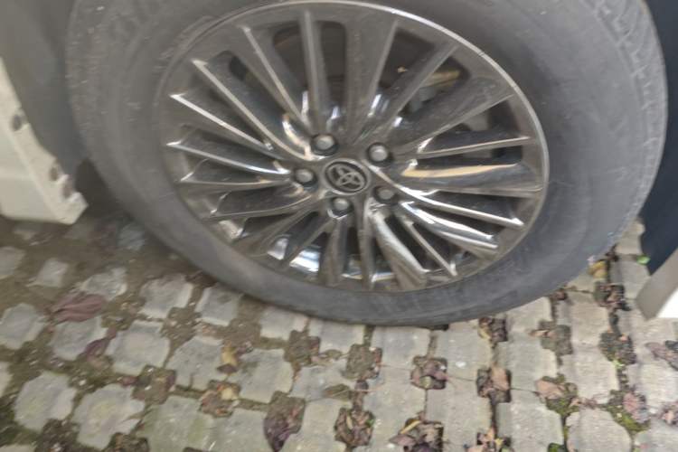 Used Toyota Alphard 2021 Dual-Engine 2.5L Luxury Edition Right Front Wheel Hub