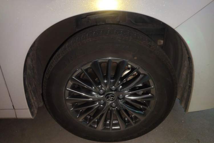 Used Toyota Alphard 2021 Dual-Engine 2.5L Luxury Edition Right Front Wheel Hub