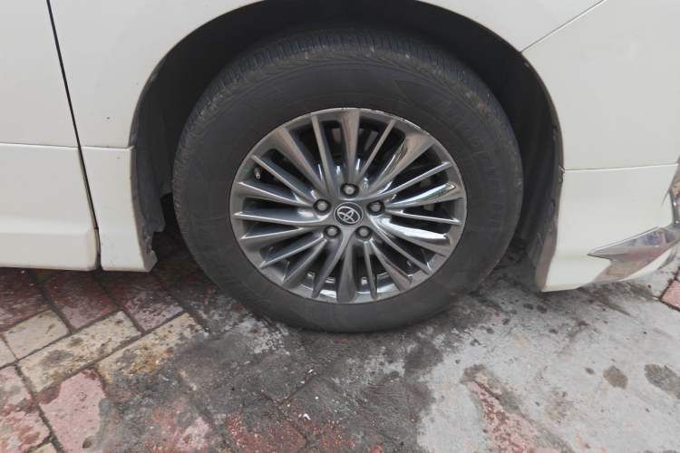 Used Toyota Alphard 2021 Dual-Engine 2.5L Luxury Edition Right Front Wheel Hub