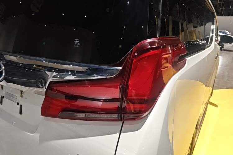 Used Toyota Alphard 2021 Dual-Motor 2.5L Premium Edition Right Rear Taillight