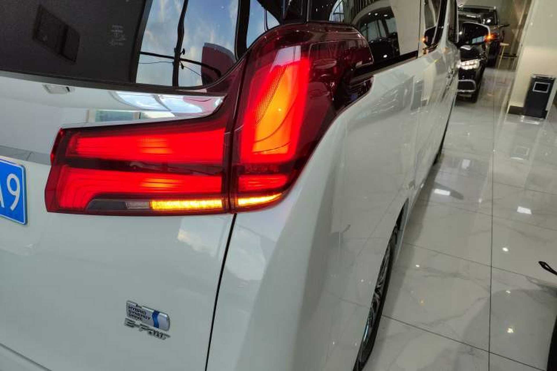 Used Toyota Alphard 2021 Dual-Engine 2.5L Prestige Edition Right Rear Taillight