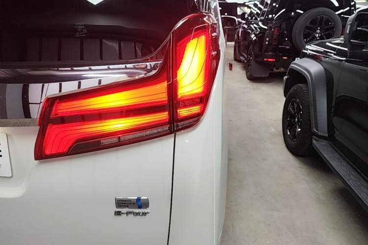 Used Toyota Alphard 2021 Dual-Engine 2.5L Prestige Edition Right Rear Taillight