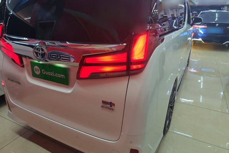 Used Toyota Alphard 2021 Dual-Motor 2.5L Premium Edition Right Rear Taillight