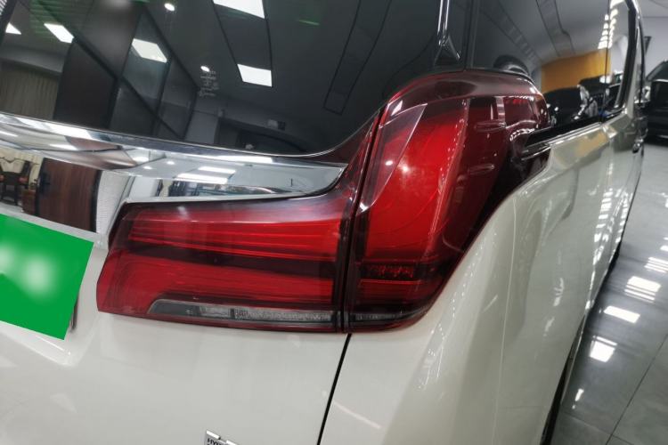 Used Toyota Alphard 2021 Dual-Engine 2.5L Prestige Edition Right Rear Taillight