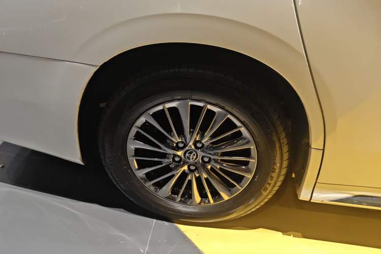 Used Toyota Alphard 2021 Dual-Motor 2.5L Premium Edition Right Rear Wheel Hub