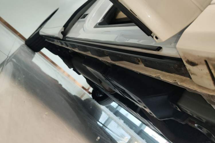 Used Toyota Alphard 2021 Dual-Engine 2.5L Luxury Edition Right Side Sill
