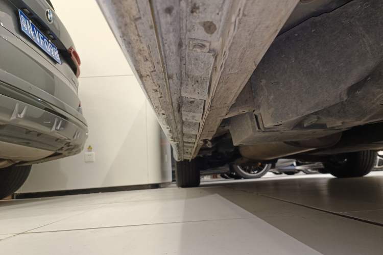 Used Toyota Alphard 2021 Dual-Engine 2.5L Prestige Edition Right Side Sill