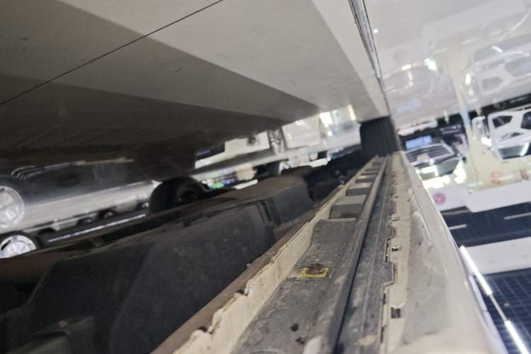 Used Toyota Alphard 2021 Dual-Motor 2.5L Premium Edition Right Side Sill
