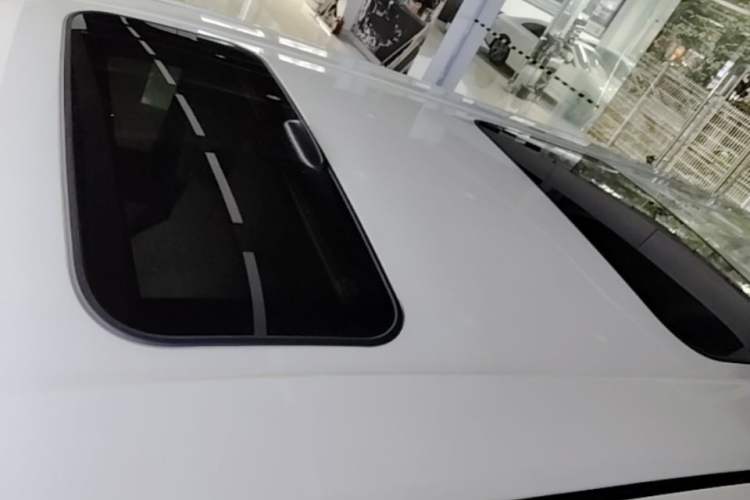 Used Toyota Alphard 2021 Dual-Motor 2.5L Premium Edition Roof
