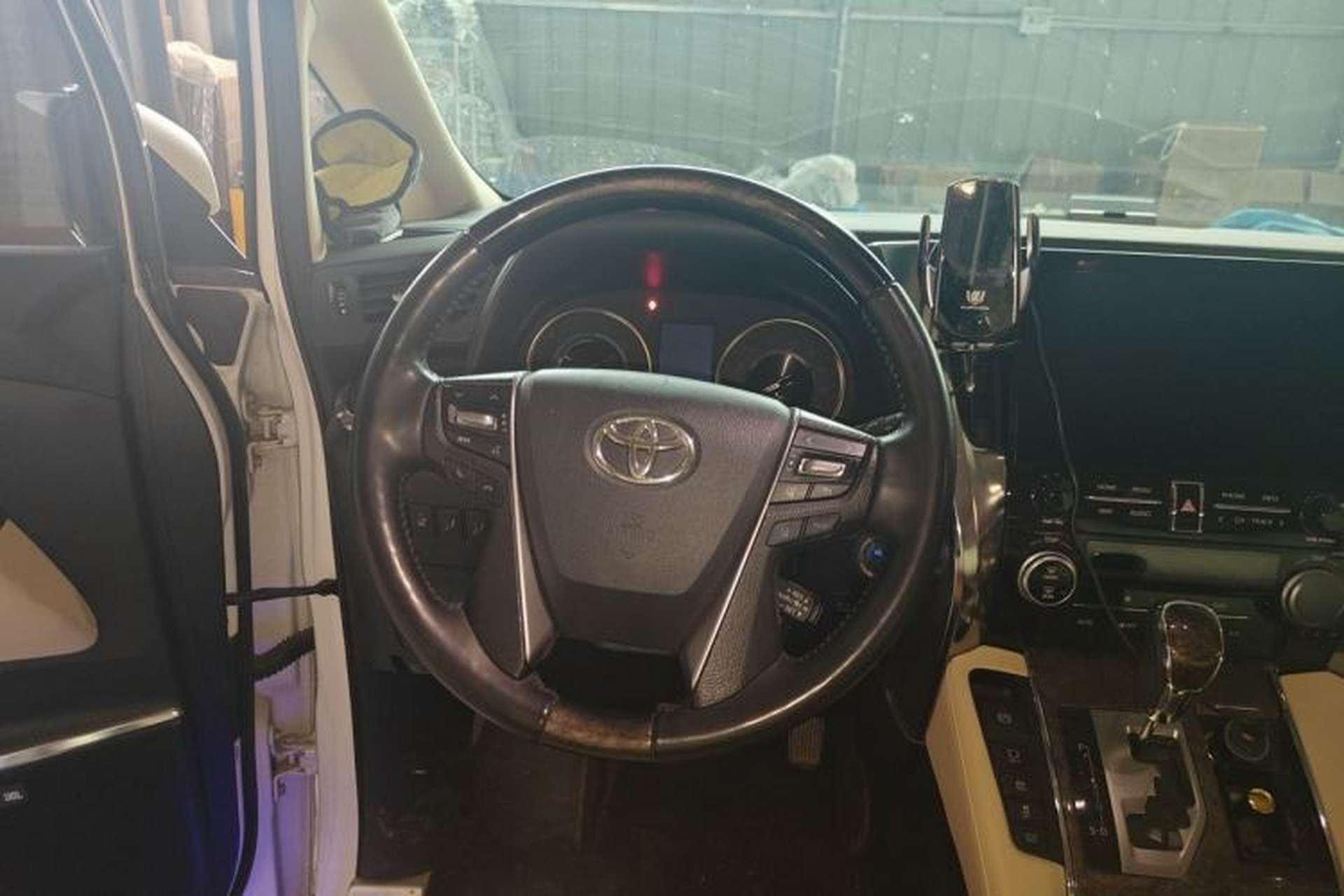 Used Toyota Alphard 2021 Dual-Motor 2.5L Premium Edition Steering Wheel