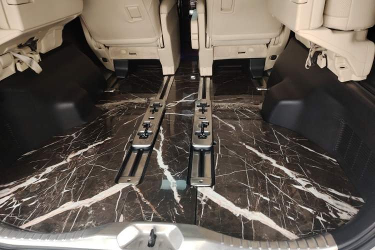 Used Toyota Alphard 2021 Dual-Engine 2.5L Luxury Edition Trunk