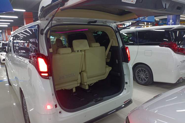 Used Toyota Alphard 2021 Dual-Engine 2.5L Prestige Edition Trunk