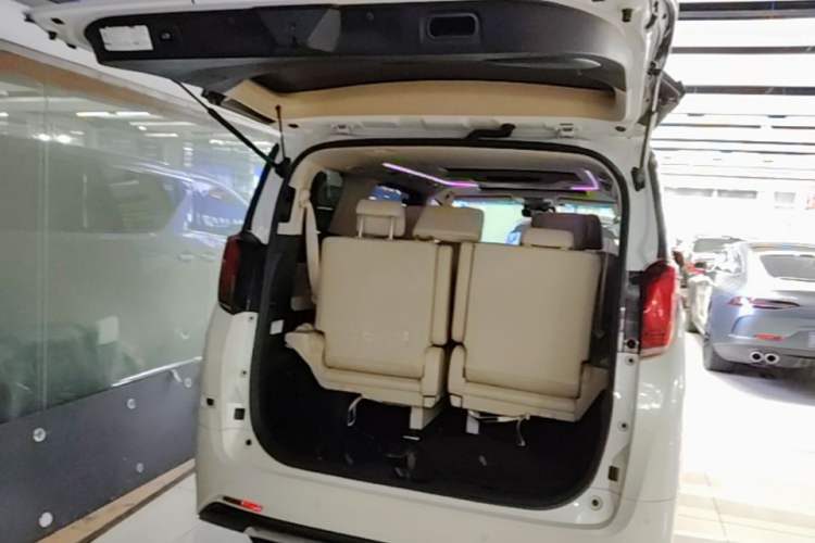Used Toyota Alphard 2021 Dual-Motor 2.5L Premium Edition Trunk