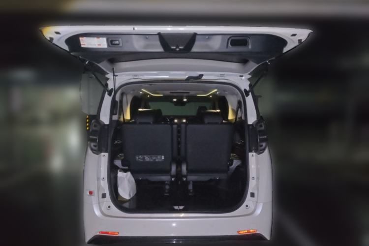 Used Toyota Alphard 2021 Dual-Engine 2.5L Luxury Edition Trunk