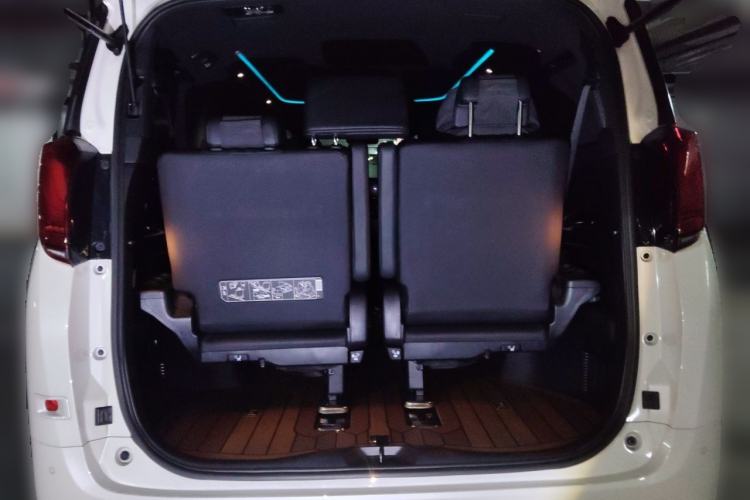Used Toyota Alphard 2021 Dual-Motor 2.5L Premium Edition Trunk