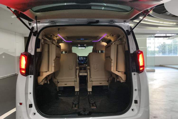 Used Toyota Alphard 2021 Dual-Engine 2.5L Luxury Edition Trunk
