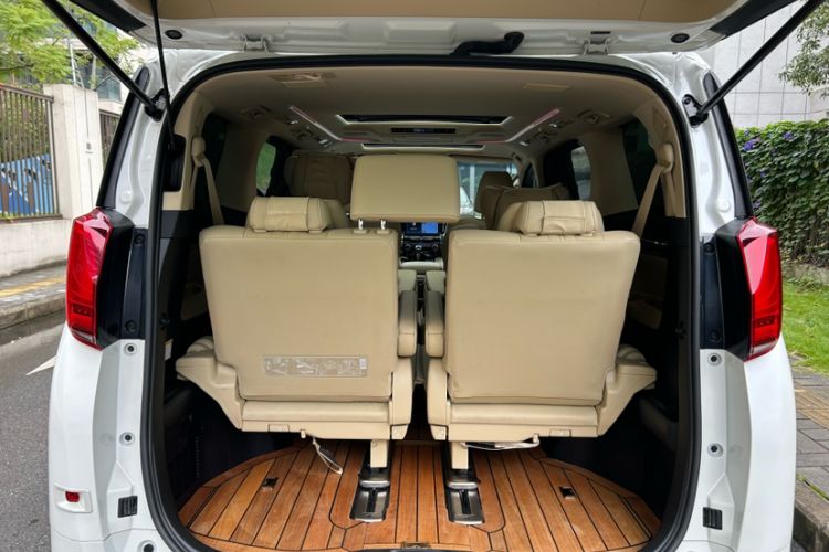 Used Toyota Alphard 2021 Dual-Motor 2.5L Premium Edition Trunk