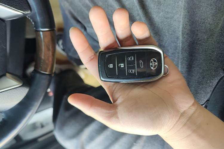 Used Toyota Alphard 2021 Dual-Engine 2.5L Luxury Edition Vehicle Key