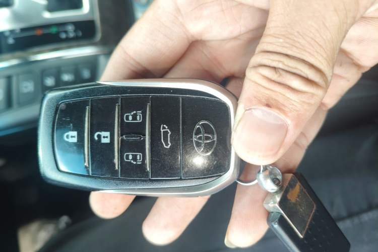 Used Toyota Alphard 2021 Dual-Engine 2.5L Prestige Edition Vehicle Key