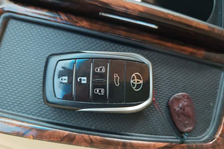 Used Toyota Alphard 2021 Dual-Engine 2.5L Luxury Edition Vehicle Key