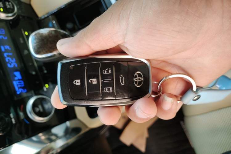 Used Toyota Alphard 2021 Dual-Engine 2.5L Prestige Edition Vehicle Key