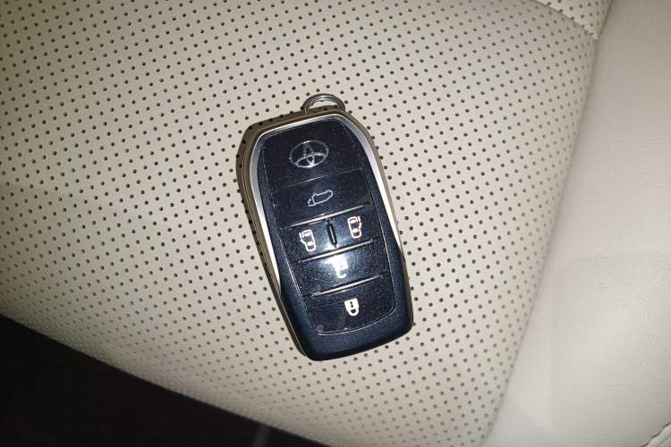 Used Toyota Alphard 2021 Dual-Engine 2.5L Prestige Edition Vehicle Key