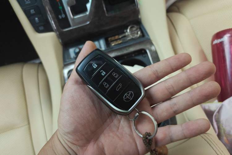 Used Toyota Alphard 2021 Dual-Engine 2.5L Luxury Edition Vehicle Key