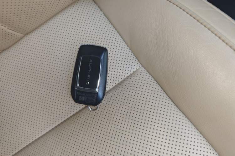 Used Toyota Alphard 2021 Dual-Engine 2.5L Prestige Edition Vehicle Key