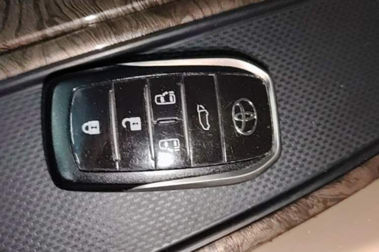 Used Toyota Alphard 2021 Dual-Motor 2.5L Premium Edition Vehicle Key
