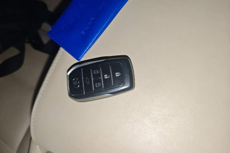 Used Toyota Alphard 2021 Dual-Engine 2.5L Prestige Edition Vehicle Key