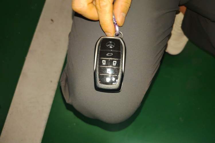 Used Toyota Alphard 2021 Dual-Engine 2.5L Prestige Edition Vehicle Key