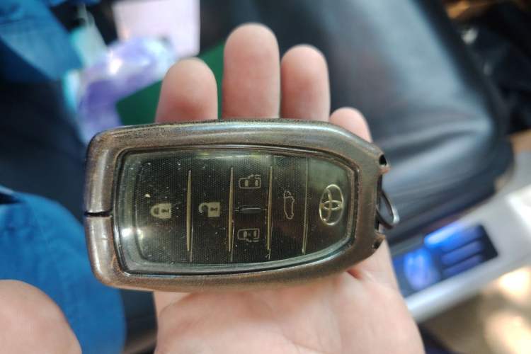 Used Toyota Alphard 2021 Dual-Engine 2.5L Prestige Edition Vehicle Key
